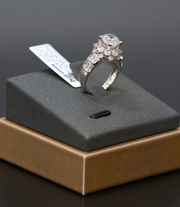 Nhẫn Vàng Trắng 610 NVT11